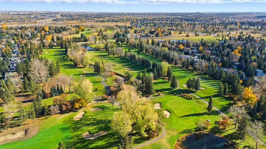 723 Willamette Drive SE