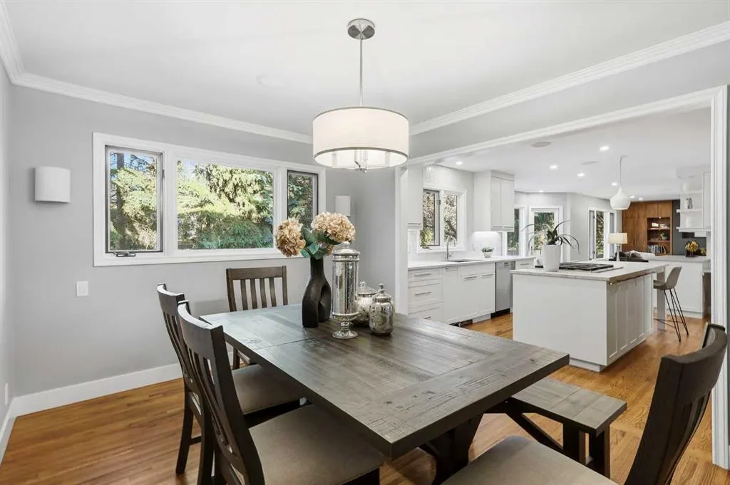 723 Willamette Drive SE