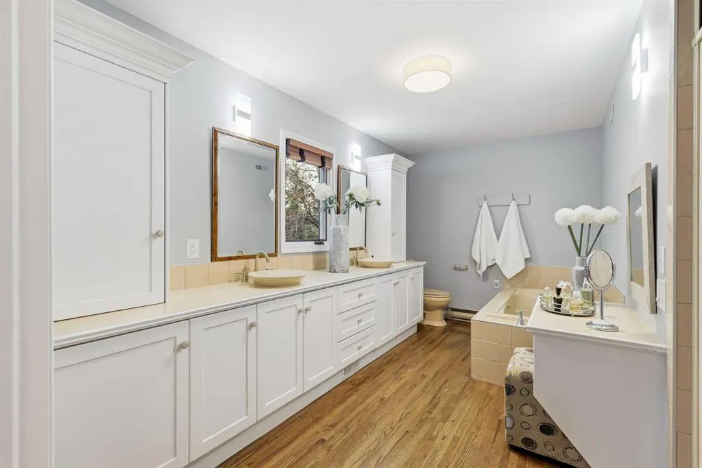 723 Willamette Drive SE