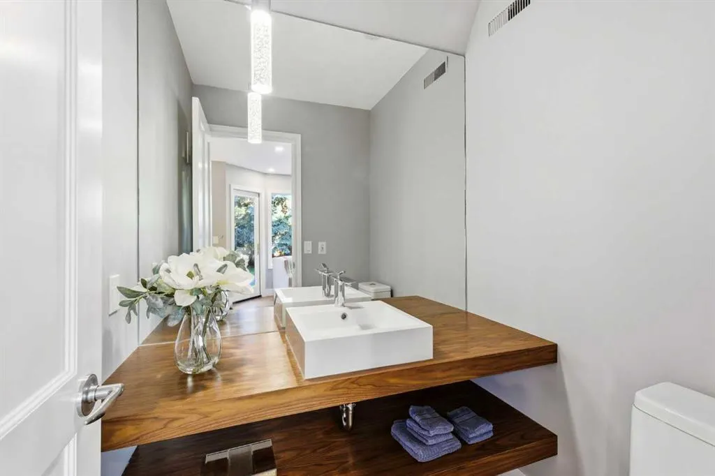 723 Willamette Drive SE