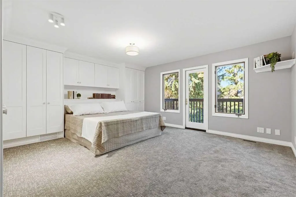 723 Willamette Drive SE