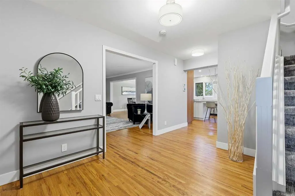 723 Willamette Drive SE