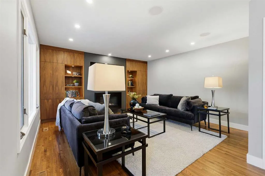 723 Willamette Drive SE