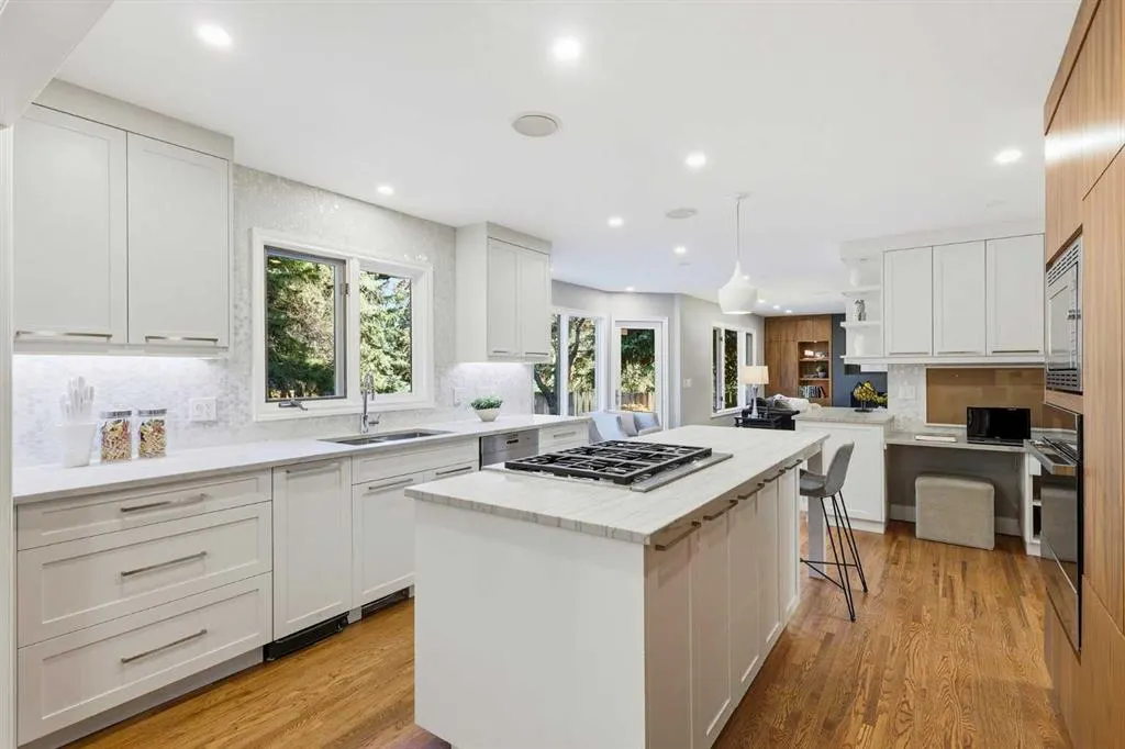 723 Willamette Drive SE