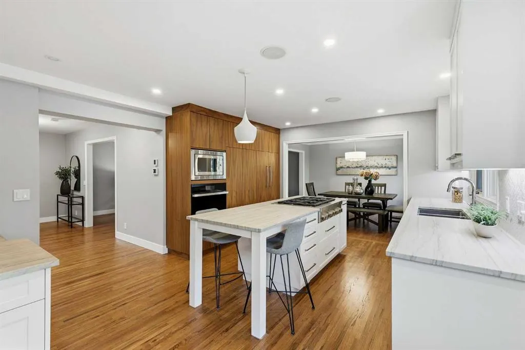 723 Willamette Drive SE