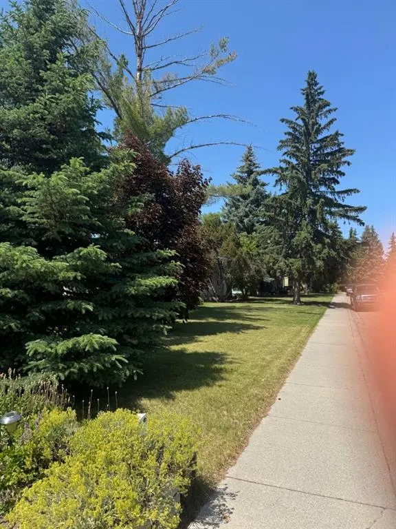 431 Queen Charlotte Drive SE