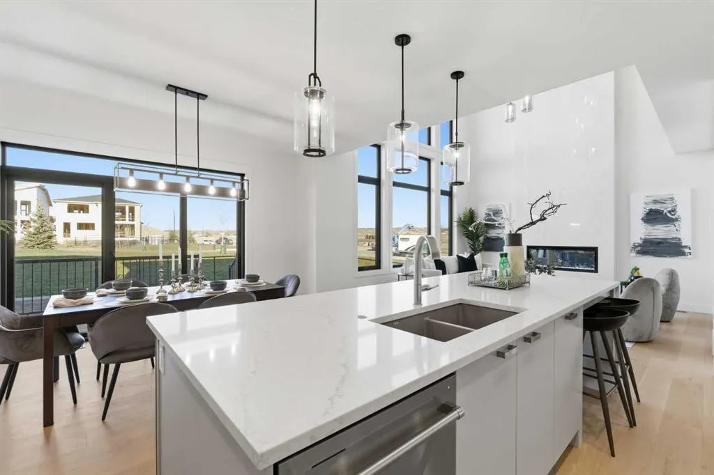 11 Rowmont Gardens NW