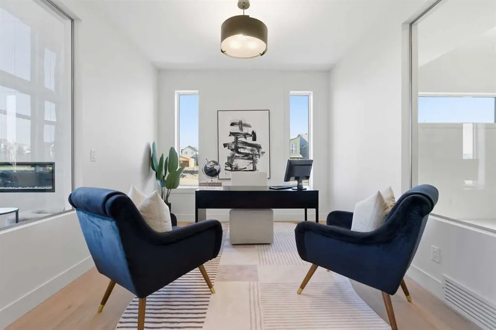 11 Rowmont Gardens NW