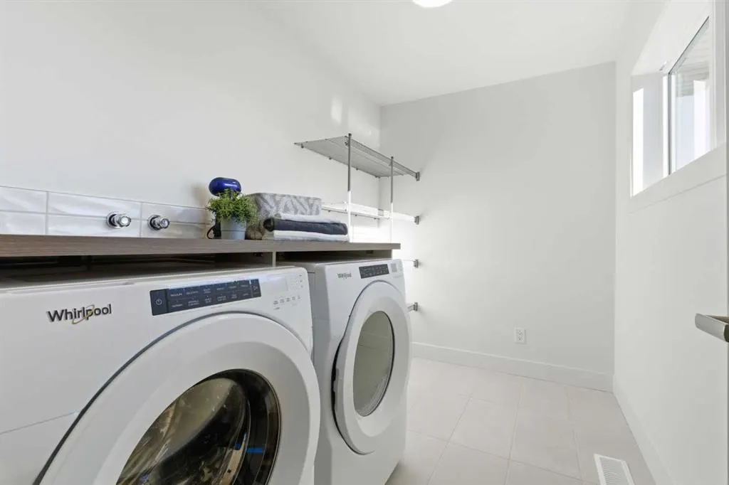 11 Rowmont Gardens NW