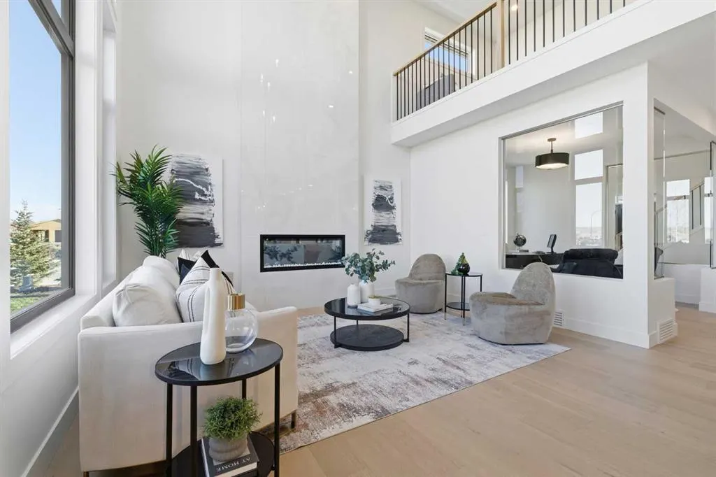 11 Rowmont Gardens NW