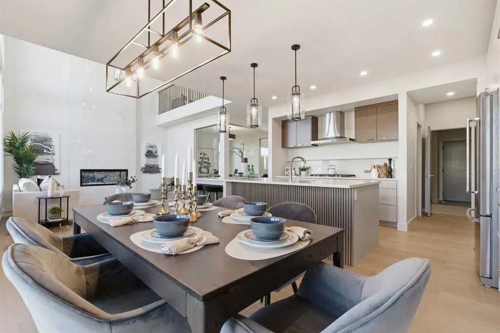 11 Rowmont Gardens NW