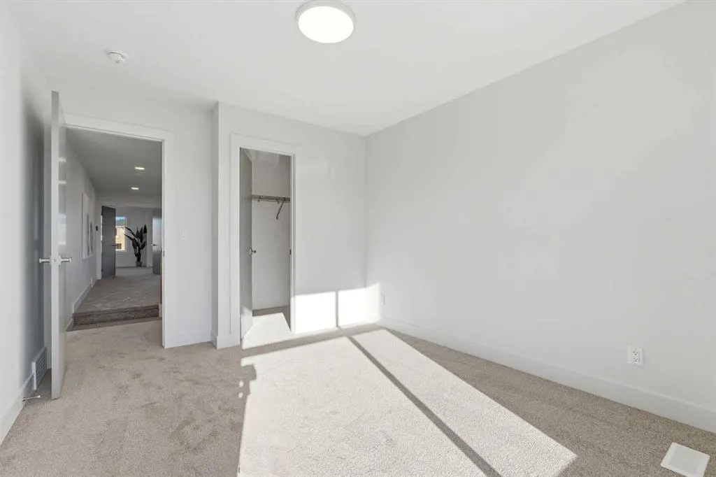 11 Rowmont Gardens NW