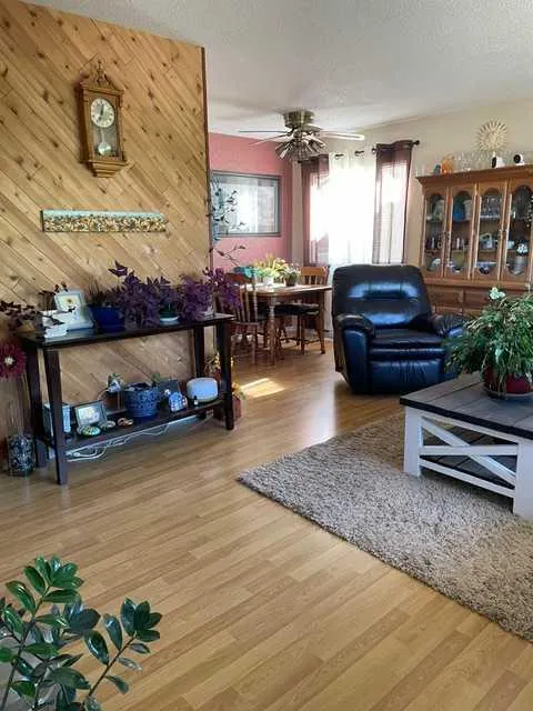 11409 103 Street Street