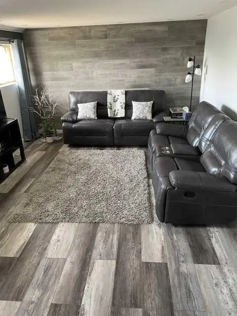 11409 103 Street Street