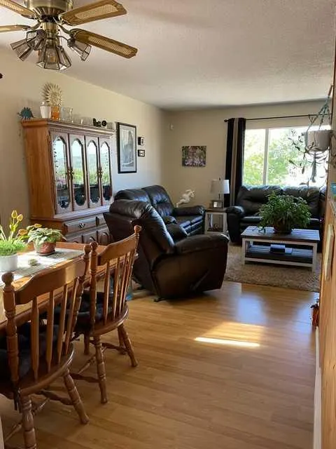 11409 103 Street Street