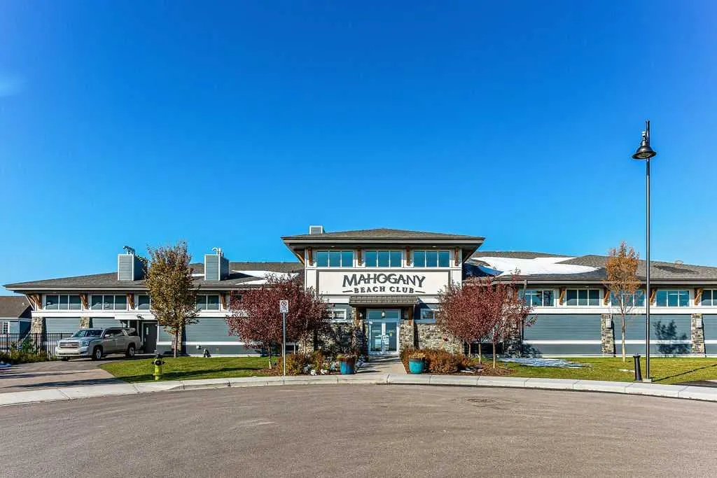 37 Marquis Common SE