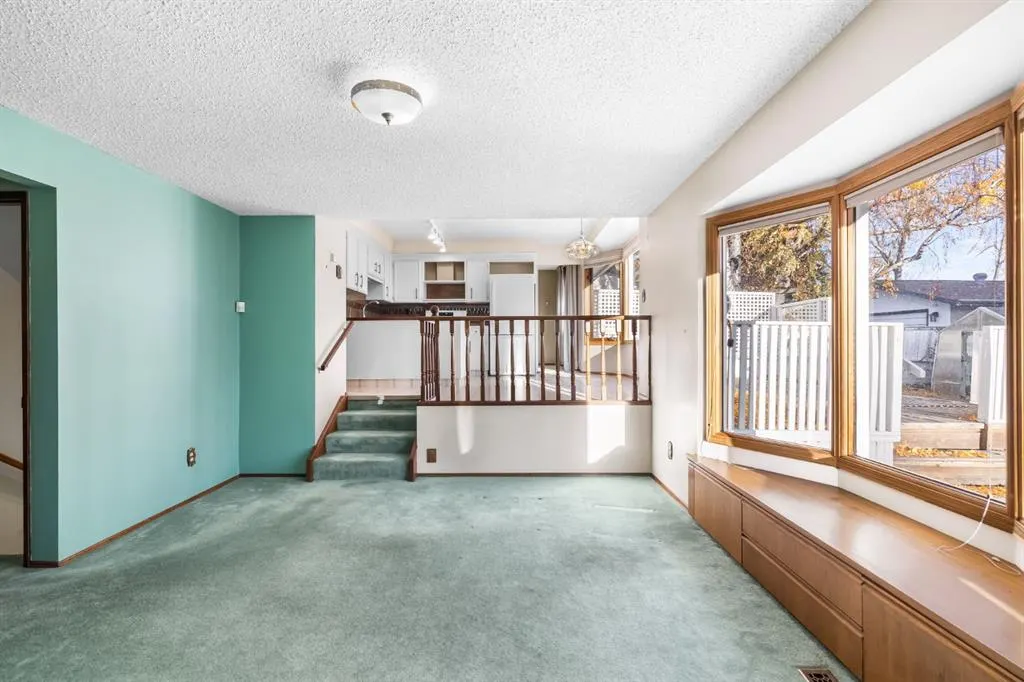 3375 Breton Close NW