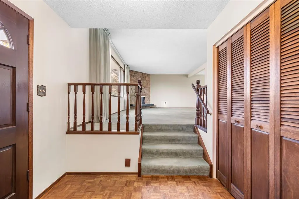 3375 Breton Close NW