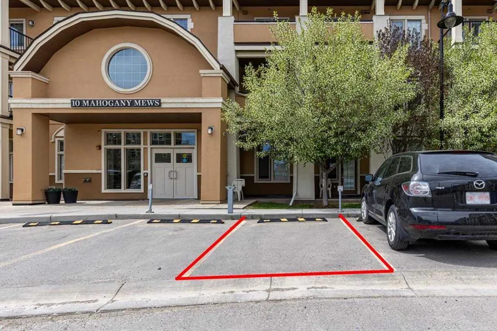 10 Mahogany Mews SE, #218