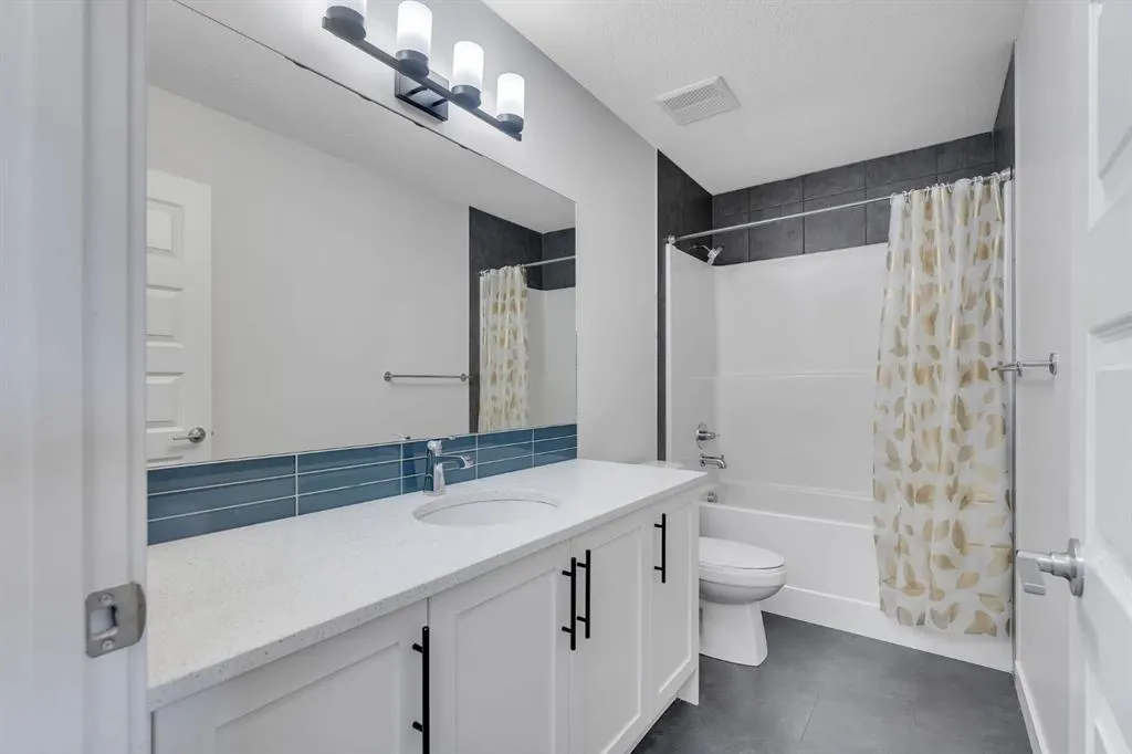 1489 Bayview Point SW