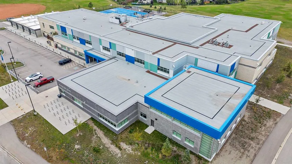 22 Royal Birch Way NW