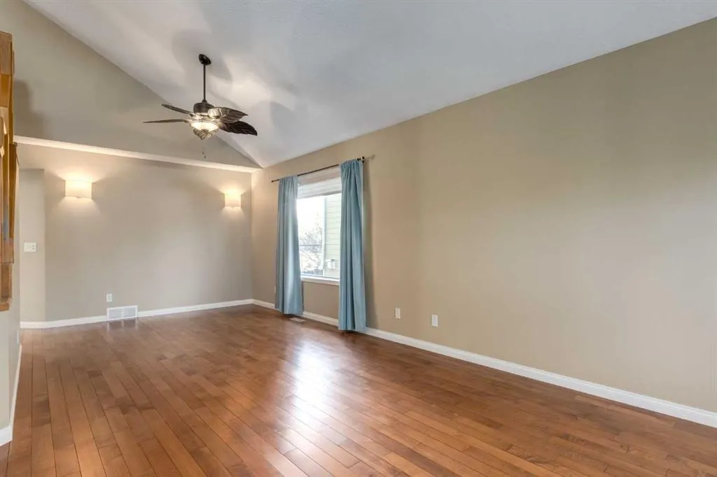 1880 Thornbird Road SE