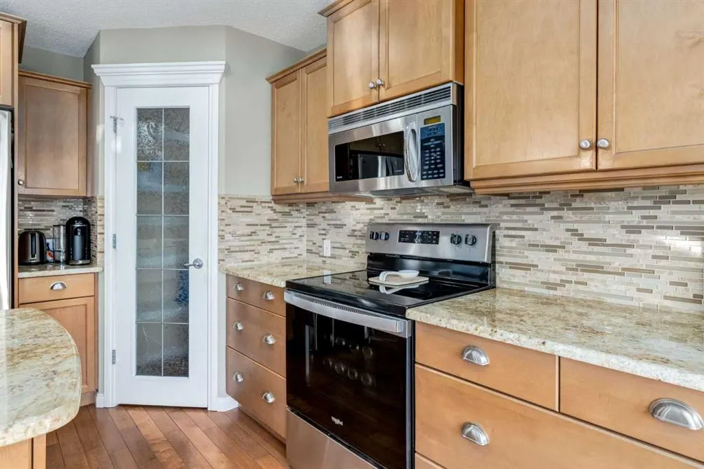 1880 Thornbird Road SE