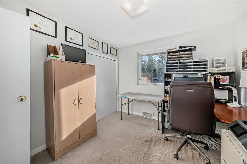 17 College Park Place