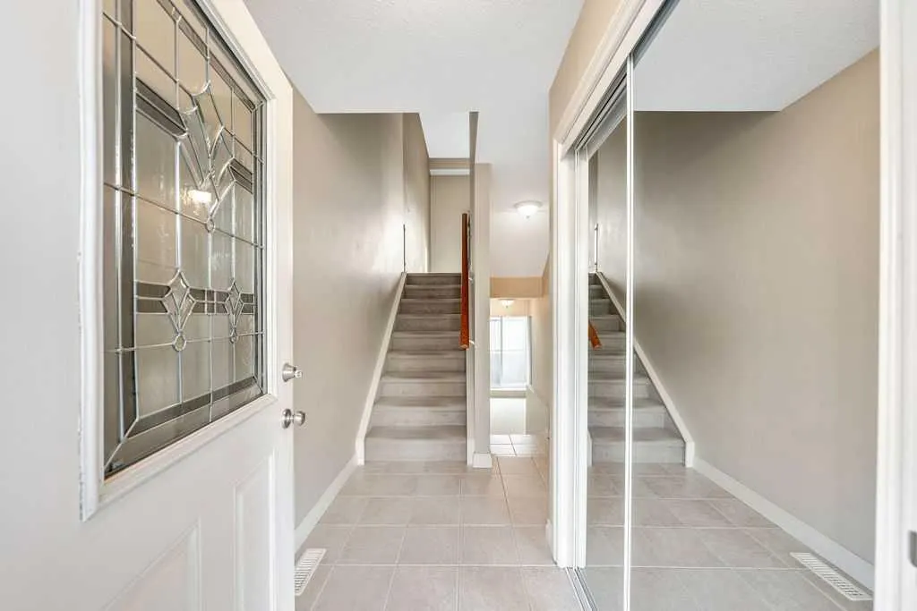 313 Strathcona Circle