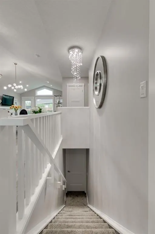 185 Riverwood Crescent