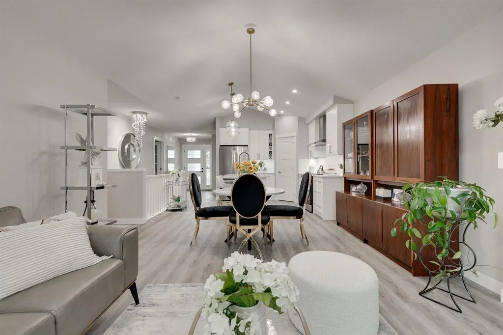 185 Riverwood Crescent