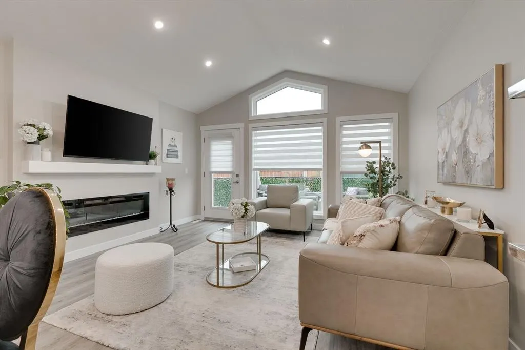 185 Riverwood Crescent