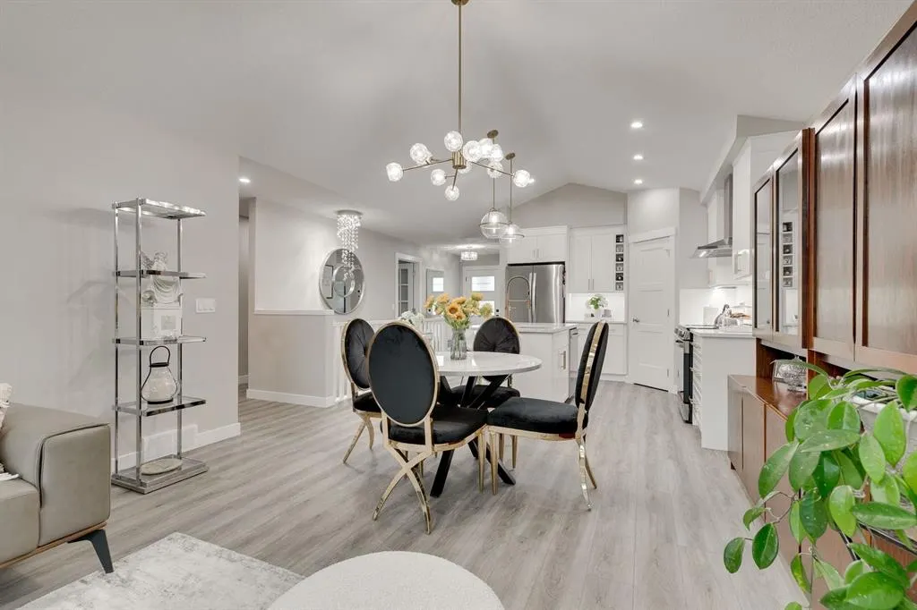 185 Riverwood Crescent