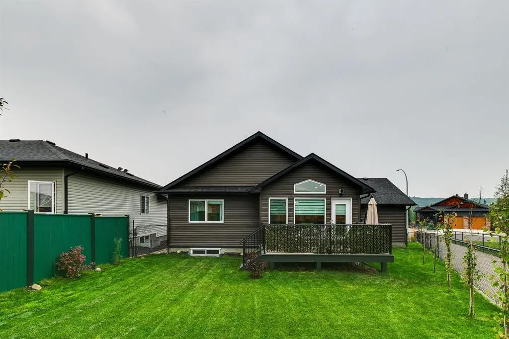 185 Riverwood Crescent