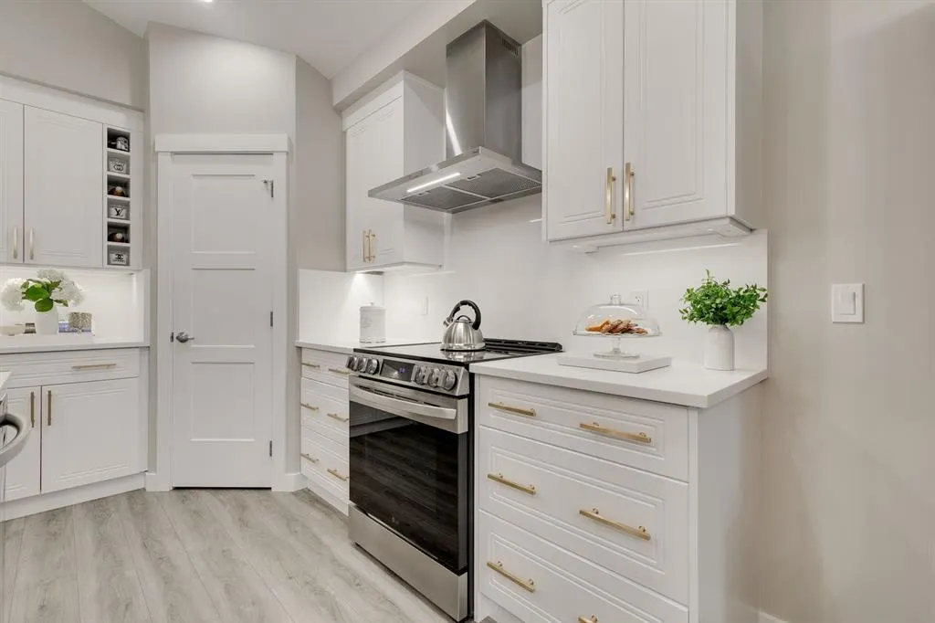 185 Riverwood Crescent