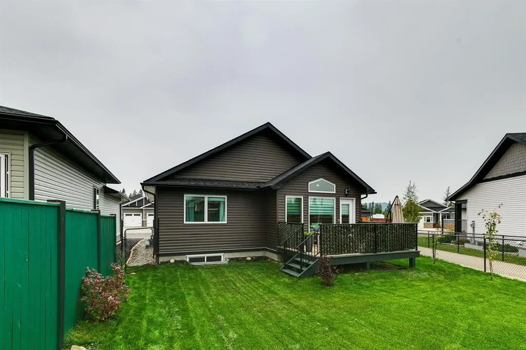 185 Riverwood Crescent