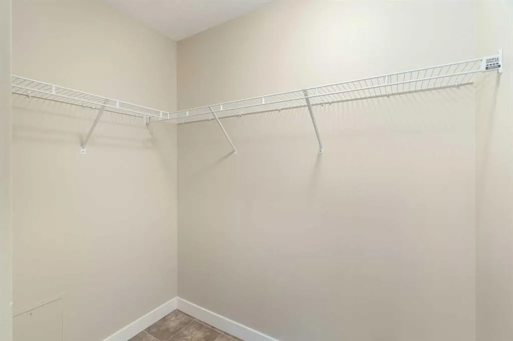 2781 Chinook Winds Drive SW, #3304