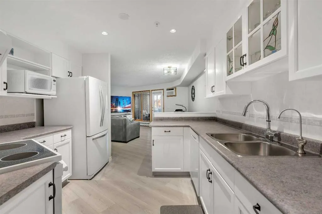 7229 Sierra Morena Boulevard SW, #122