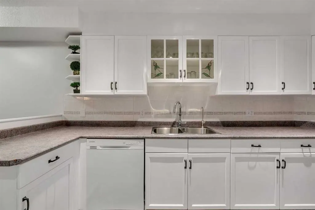 7229 Sierra Morena Boulevard SW, #122