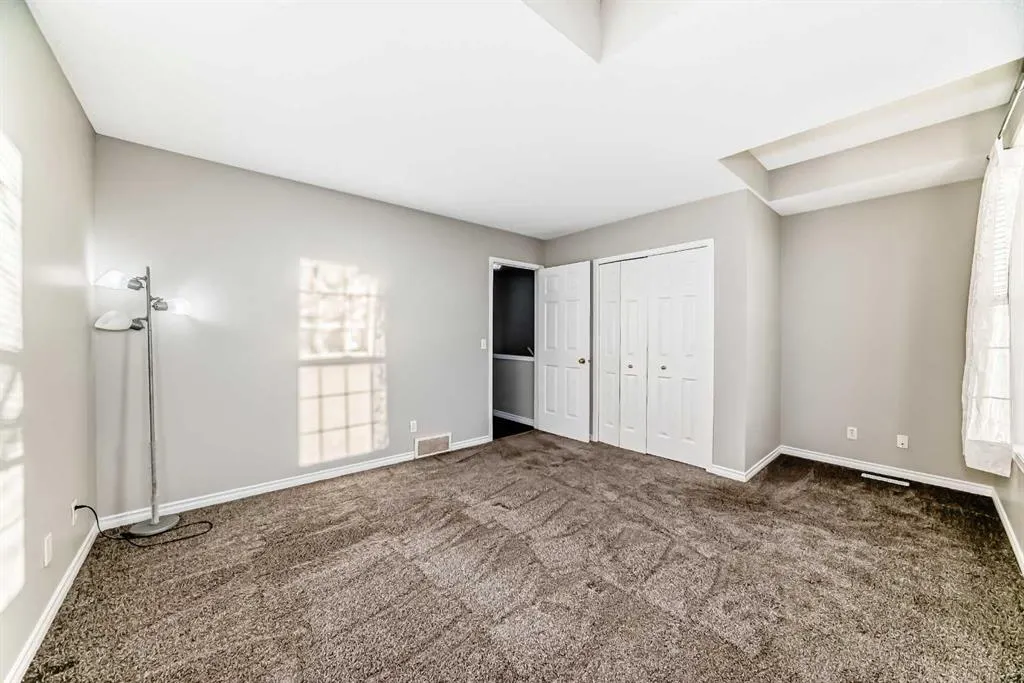 121 Martin Crossing Manor NE