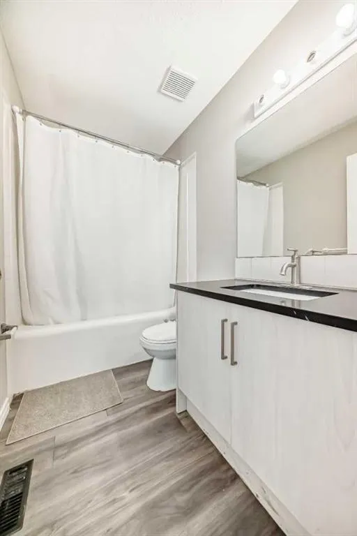 121 Martin Crossing Manor NE