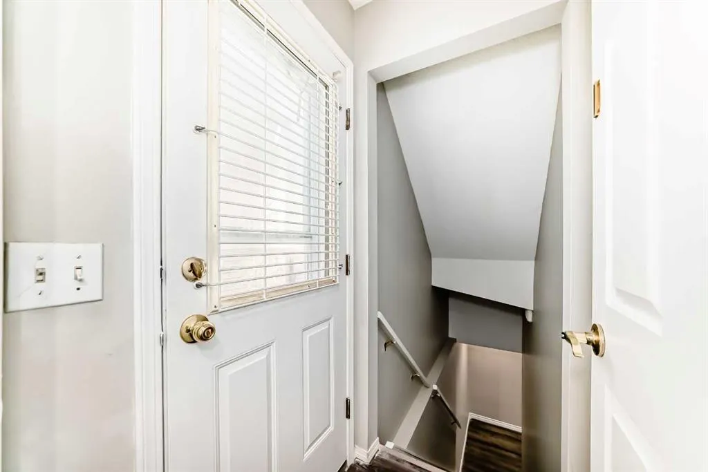 121 Martin Crossing Manor NE