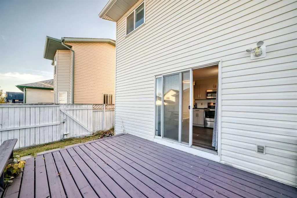 121 Martin Crossing Manor NE