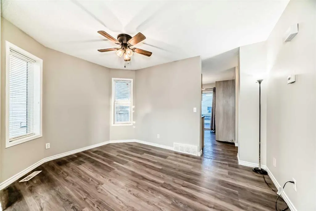 121 Martin Crossing Manor NE