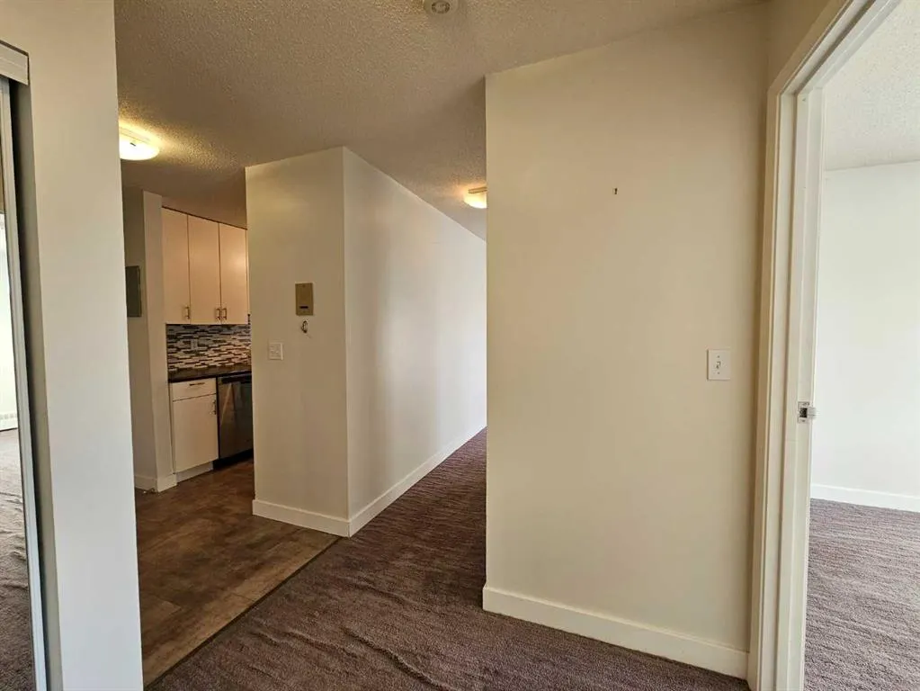 6108 53 Street, #115