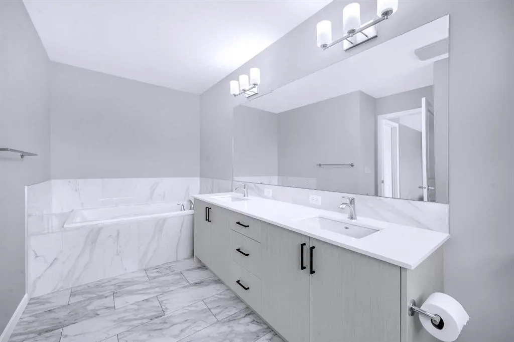 154 Silver Spruce Grove SW