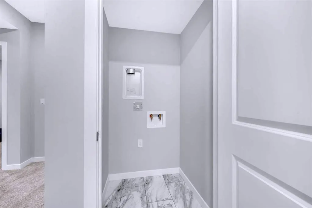 154 Silver Spruce Grove SW