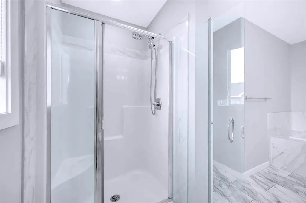 154 Silver Spruce Grove SW