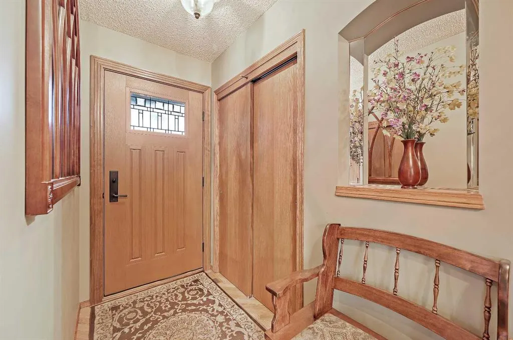 114 Valley Ponds Crescent NW