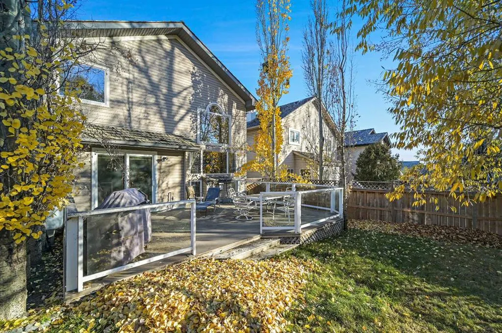 114 Valley Ponds Crescent NW